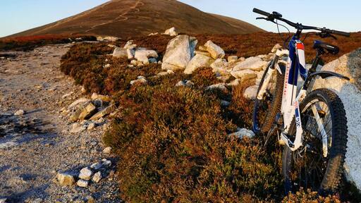 📍Ben Rinnes, by Aberlour
I can see the summit of Ben Rinnes from near my house, but I had to drive 1 hour to reach the car park to start my cycle to the summit.