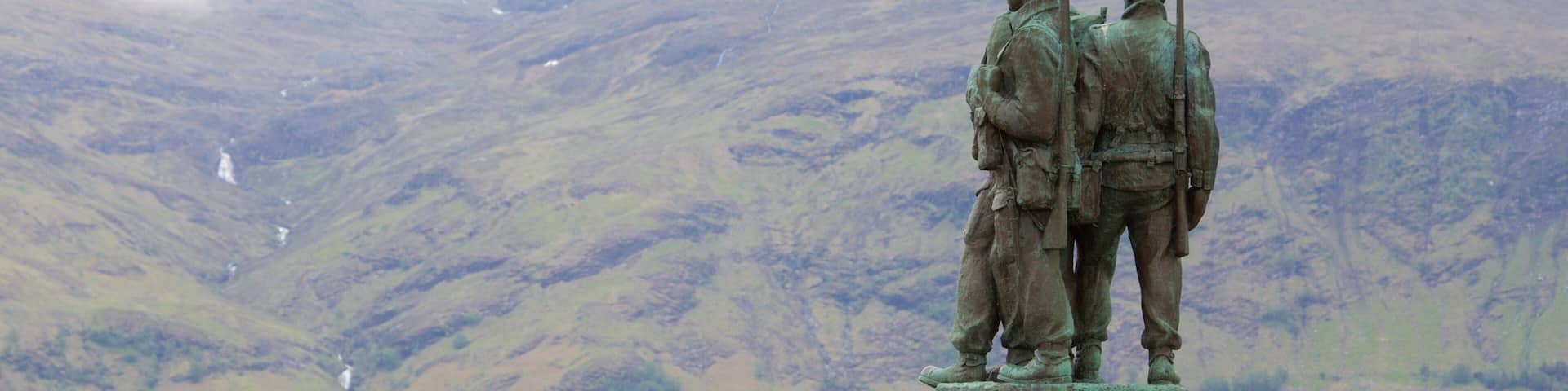 Commando Memorial showing a statue or sculpture, a monument and heritage elements
