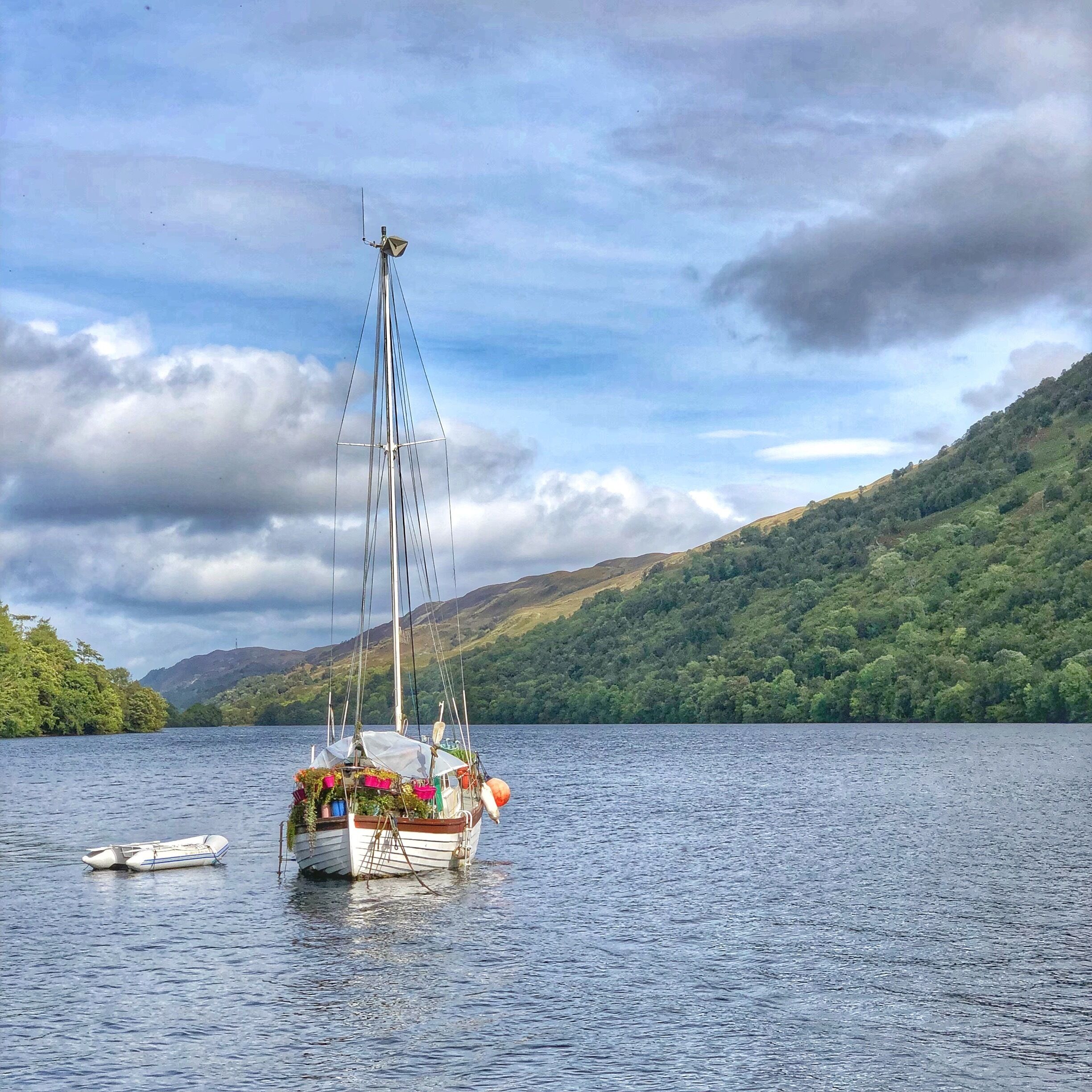 Looks like a great way to live on the Loch