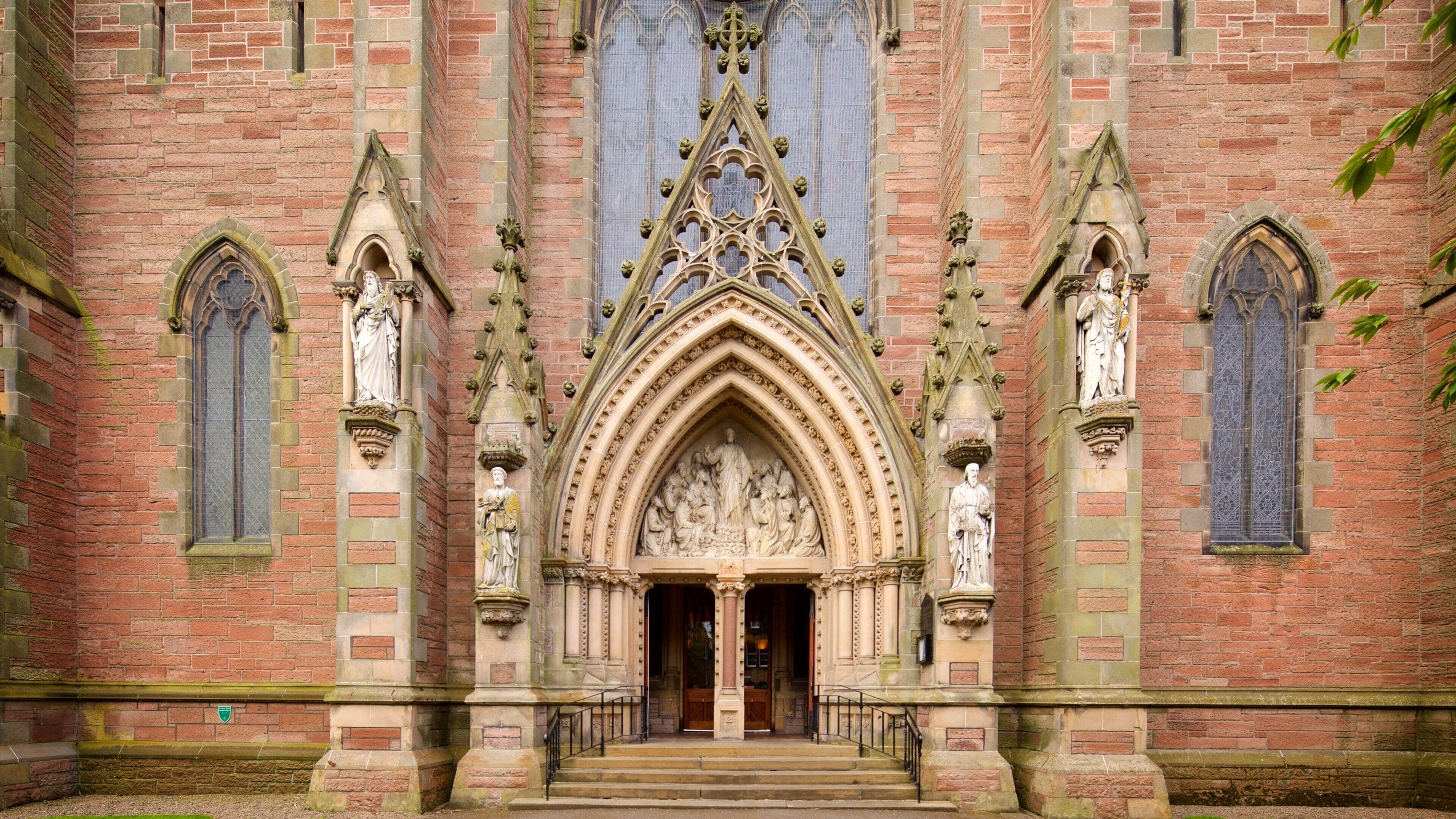 因佛尼  斯大教堂 设有 教堂或大教堂, 懷舊元素 和 遺跡建築