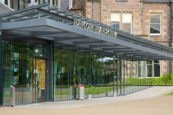 Eden Court Theatre welches beinhaltet moderne Architektur und Theater