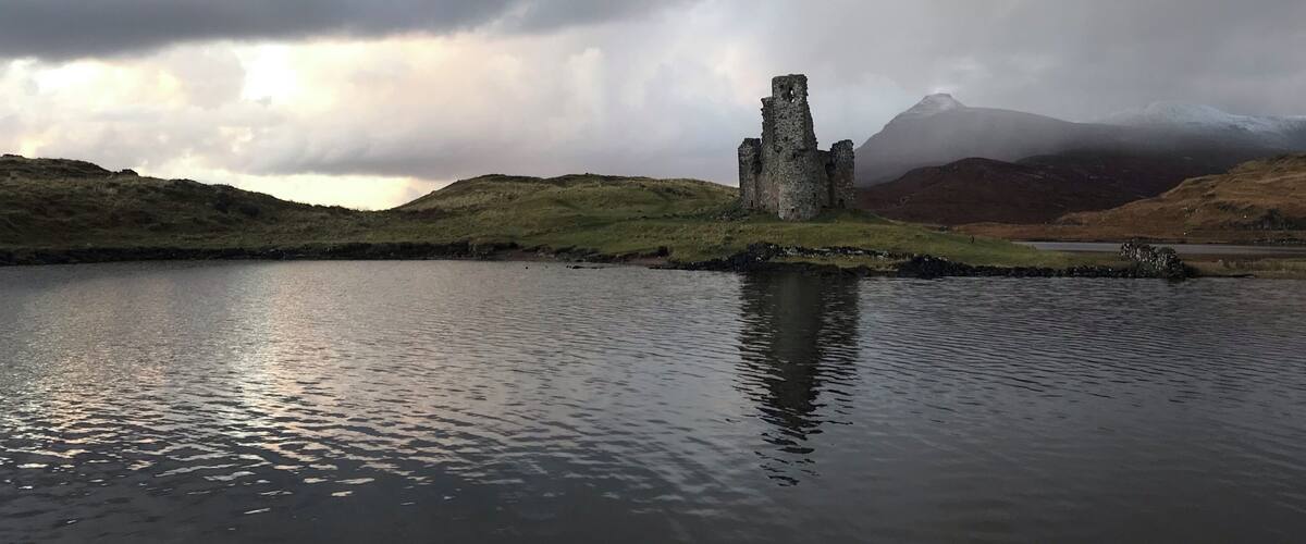 The beautiful country.. Scottish highlands...
I want to go back to Scotland!!!! Beautiful locations, best scenery, snow covered mountains, clouds and lakes , mystical castles and a fresh breath.... #fulltimetravel #wonderlust #castle #scotland #reflectionphotography #cloudscape #naturephotography #nature #highlands #nc500 #mountaintop