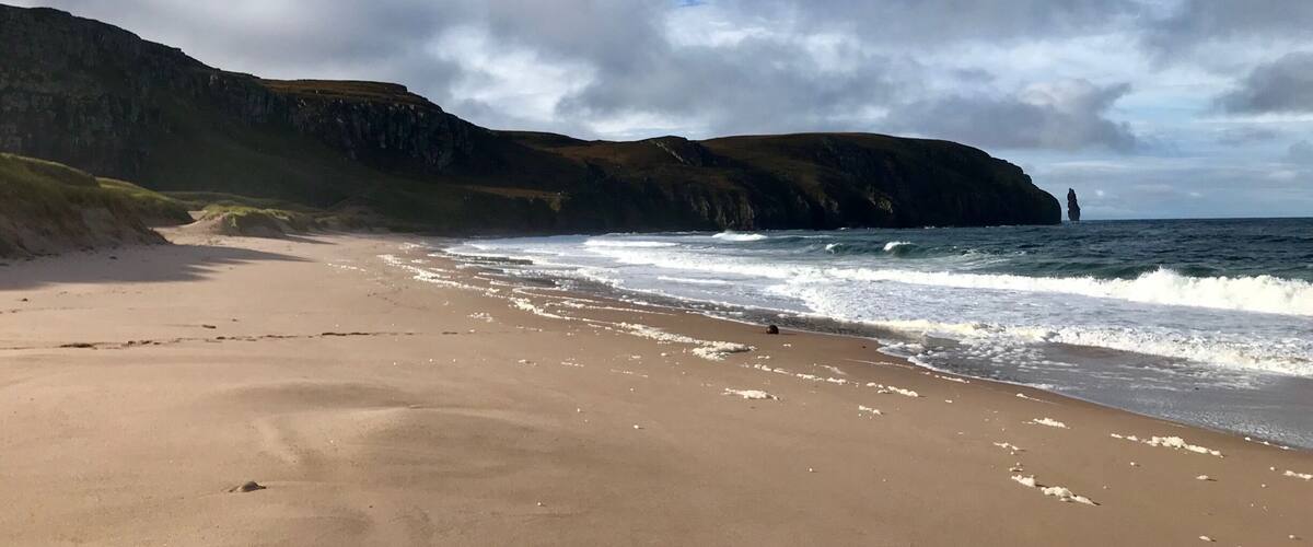 We lost track of the number of stunning beaches we walked along, always with the feeling that there wasn’t another soul in the world. Drive the NC500 route (coastal drive in northern Scotland) and see them for yourself! This beauty at Sandwood Bay was well worth the 1.5 hour walk in #beachtips