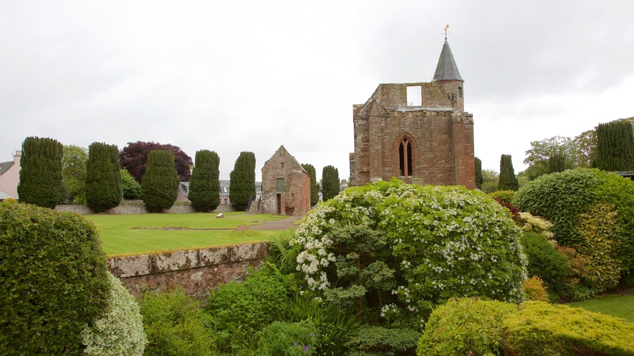 Fortrose Cathedral featuring a park, heritage elements and heritage architecture