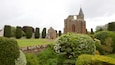 Fortrose Cathedral som omfatter en kirke eller en katedral, en park og historiske bygningsværker