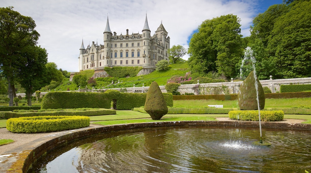 Dunrobin Castle som viser historisk arkitektur, park og palass