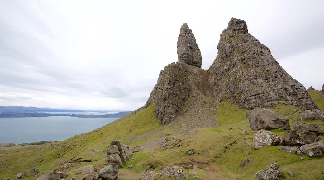Old Man of Storr featuring tranquil scenes, a monument and a lake or waterhole