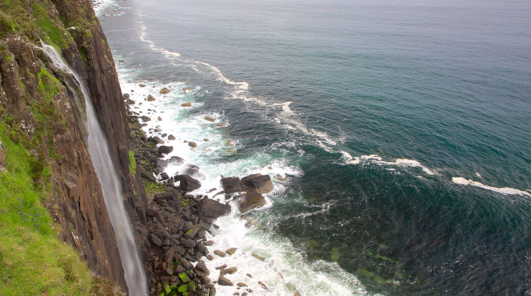 Kilt Rock which includes rocky coastline