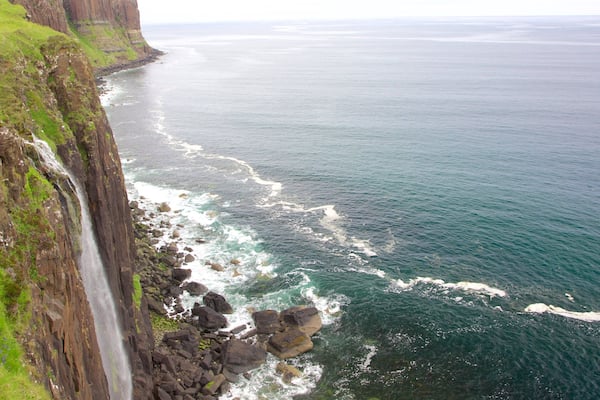 Kilt Rock welches beinhaltet schroffe KĂŒste