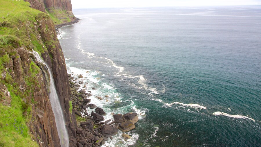 Kilt Rock que incluye costa rocosa
