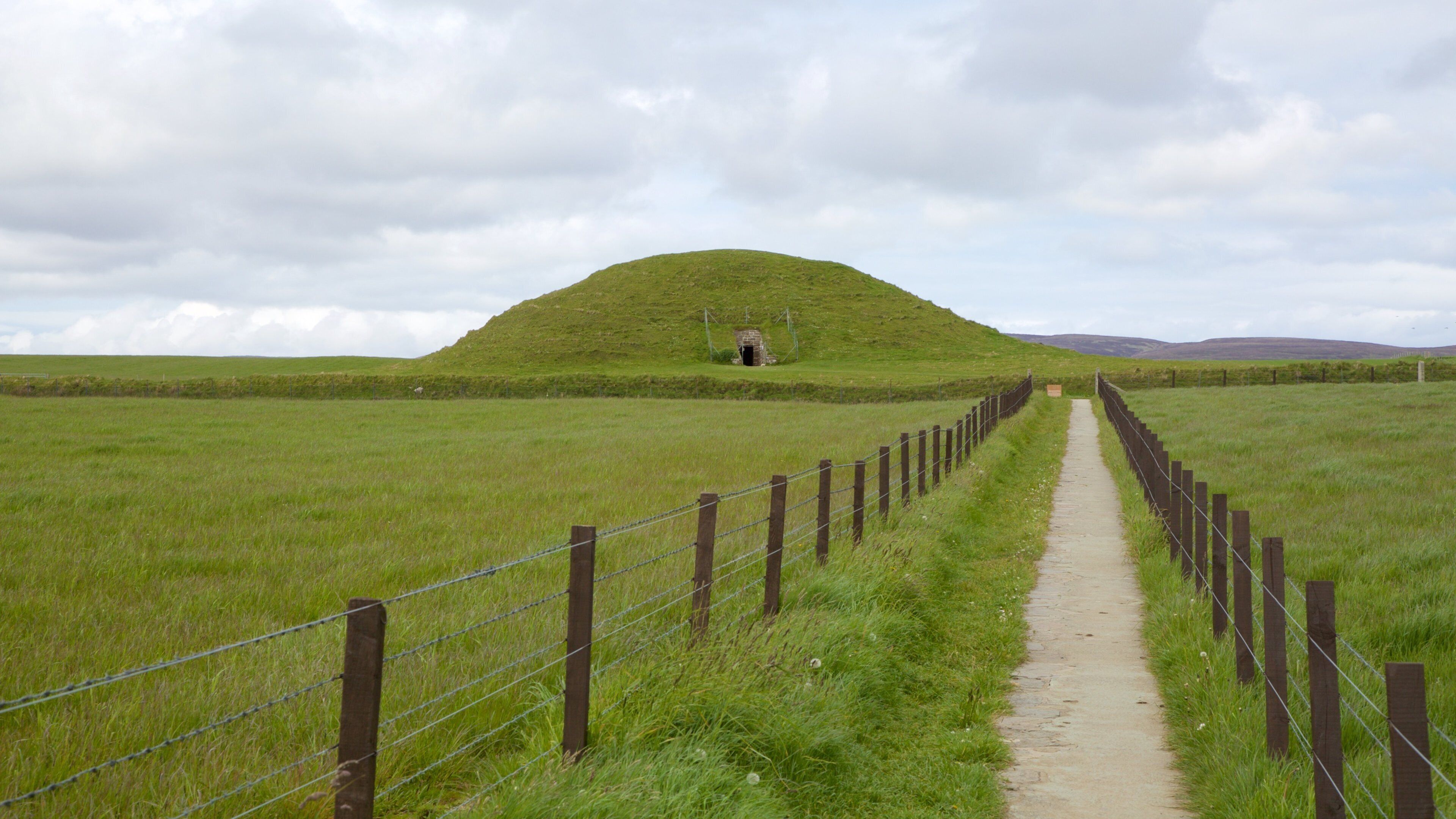 Maes Howe which includes tranquil scenes