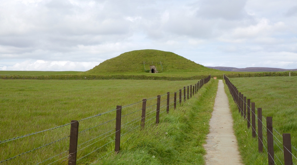 Maes Howe johon kuuluu rauhalliset maisemat