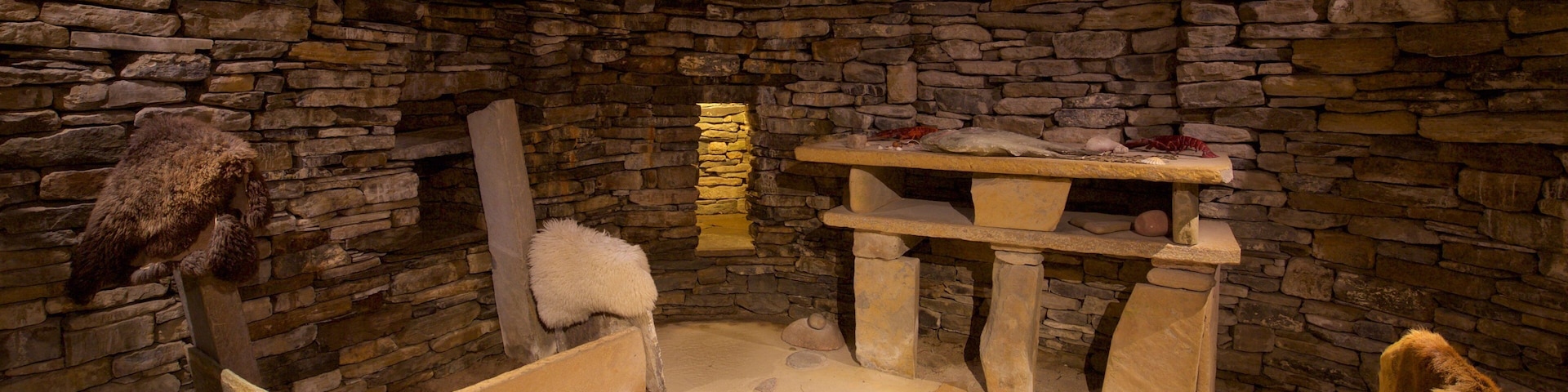 Skara Brae que inclui vistas internas, elementos de patrimĂŽnio e uma casa