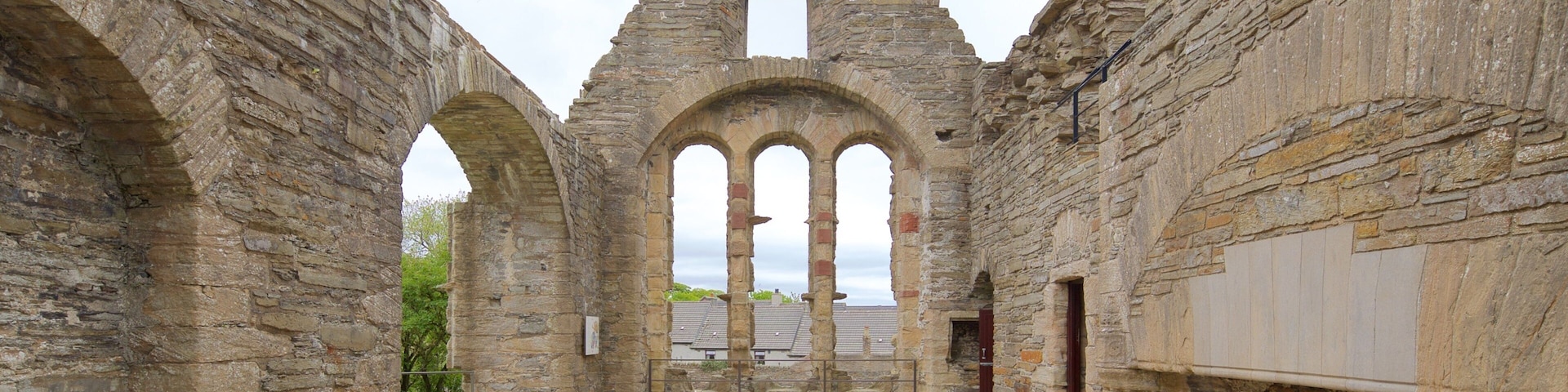 Bishop\'s Palace featuring a castle, a ruin and heritage elements