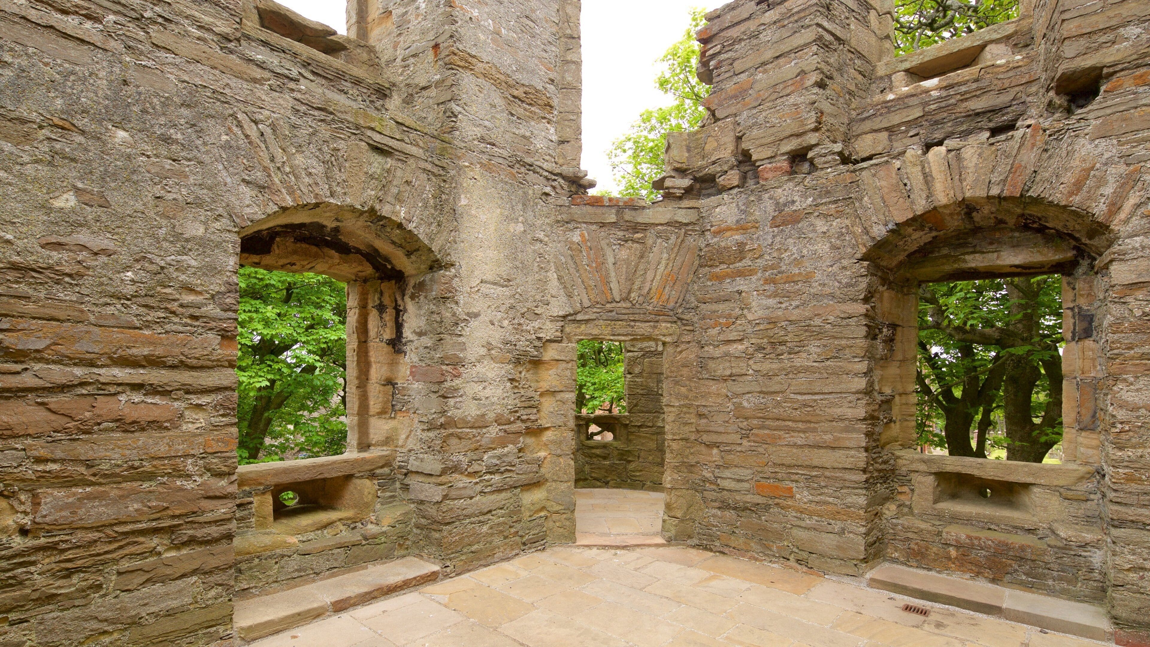 Bishop\'s Palace som viser kulturarv, historisk arkitektur og bygningsruiner