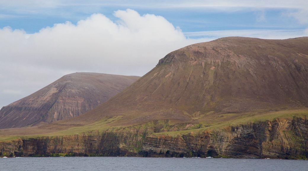 ワード ヒル 表示 荒々しい海岸線 と 山々
