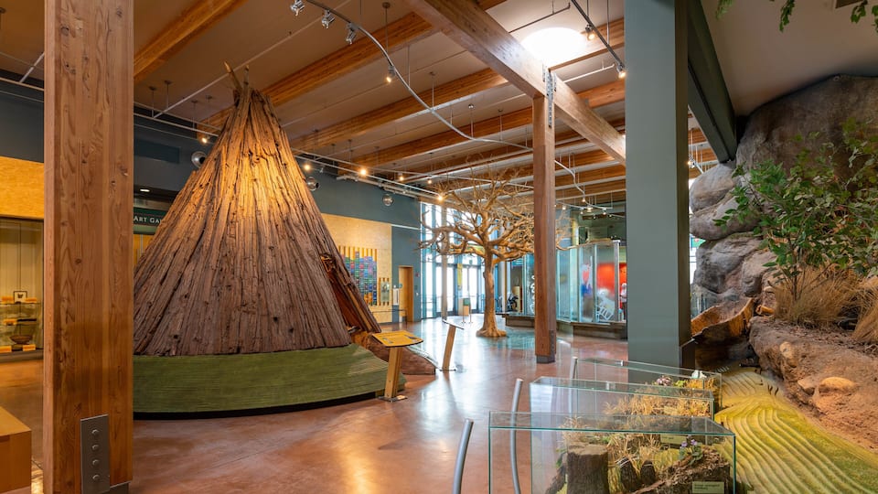 Turtle Bay Exploration Park featuring interior views