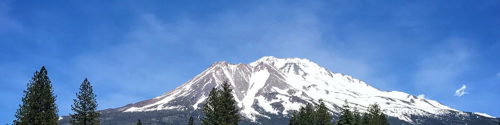 I couldn't stop staring at it through our drive north of California #beautiful #mountshasta #volcano