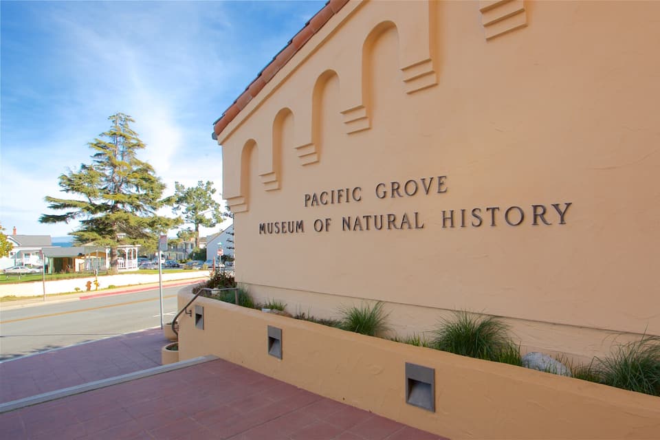 A building with the Pacific Grove Museum of Natural History sign.