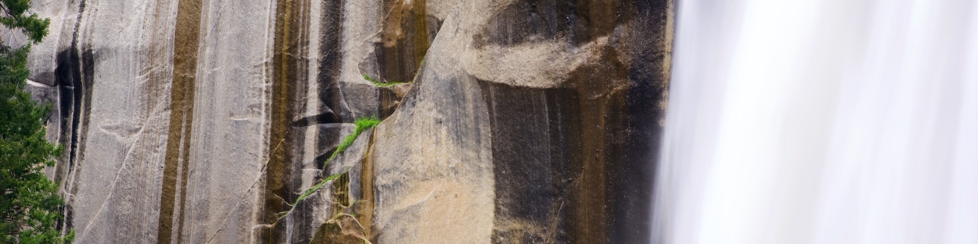 Cascada de Vernal mostrando una cascada y un cañón o garganta
