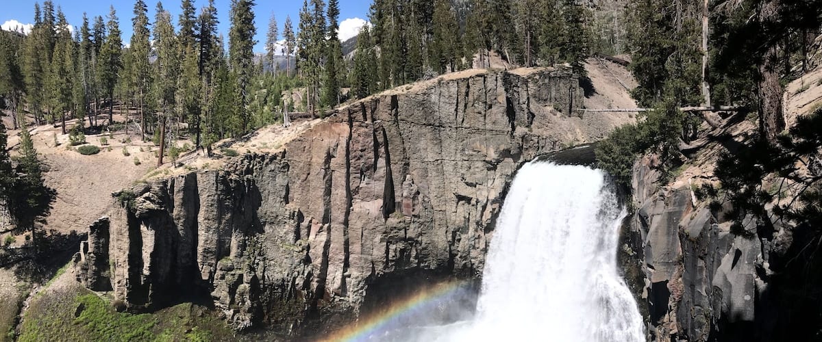 Rainbow Falls can only be seen by hiking the 2 additional miles from Devils Postpile (0.4 mi) from the trailhead. The only way to reach the trailhead is by taking a shuttle inside Devils Postpile National Monument in Mammoth, California. The hike is easy but fairly open so it can get pretty hot in the summer, but the view of Rainbow Falls is absolutely gorgeous! Highly recommend making the trip if you’re in Mammoth. This was taken in July 2017 during midday