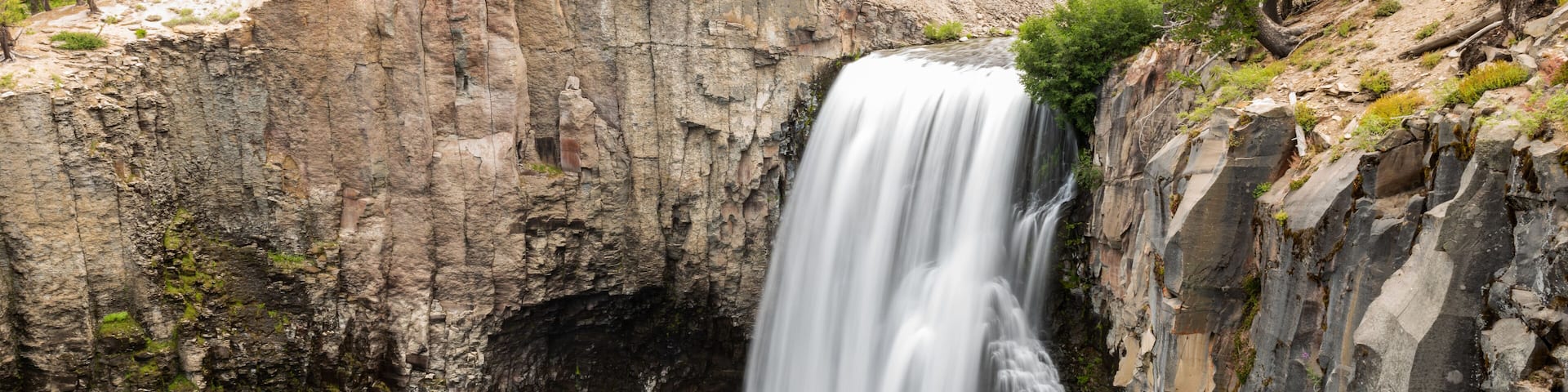 Rainbow Falls in Devils Postpile National Monument, Ansel Adams Wilderness, Inyo National Forest, California
