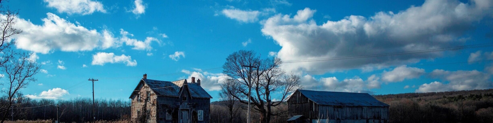 This abandoned farmhouse at the base of Mt. St. Louis Moonstone in Central Ontario has fascinated me for years, as it's right off the Highway 400, finally captured this shot from a moving car. I'll take a closer look some day soon before it's torn down.
#BvSApplication