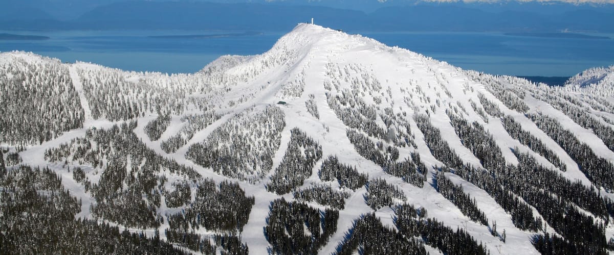 Mount Washington Alpine Resort showing landscape views, mountains and snow