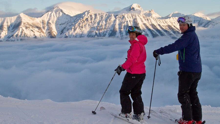 Fernie Alpine Resort featuring snow, mountains and landscape views