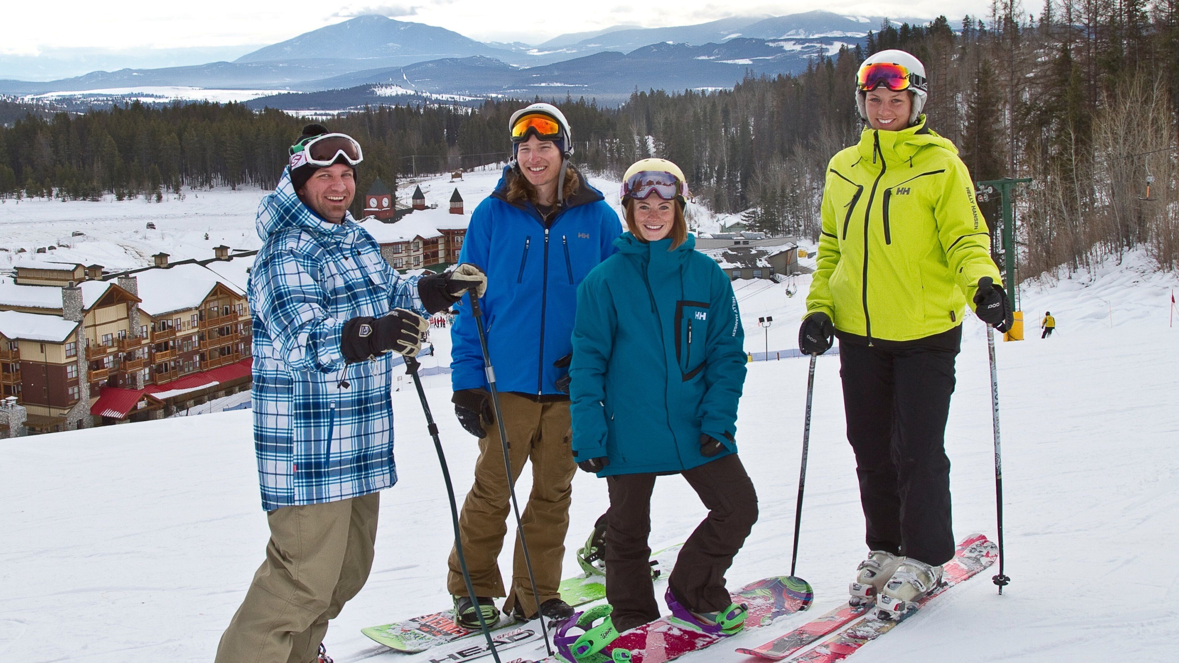 Kimberley Alpine Resort showing snow and snow skiing as well as a small group of people