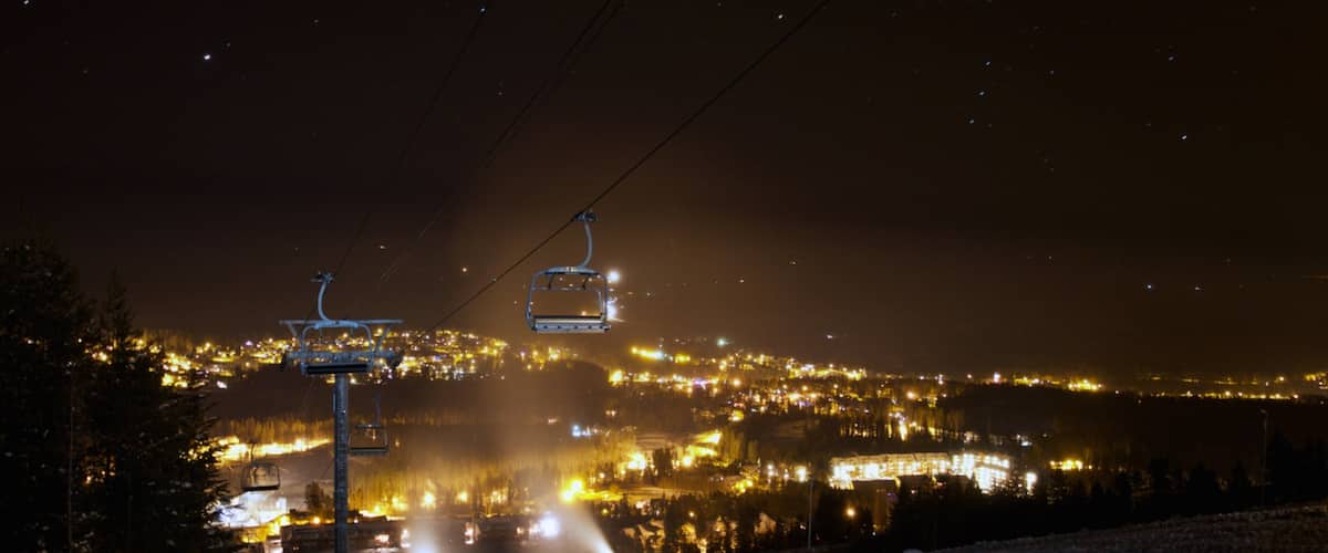 キンバリー アルペン リゾート フィーチャー 都市, 夜景 と ゴンドラ