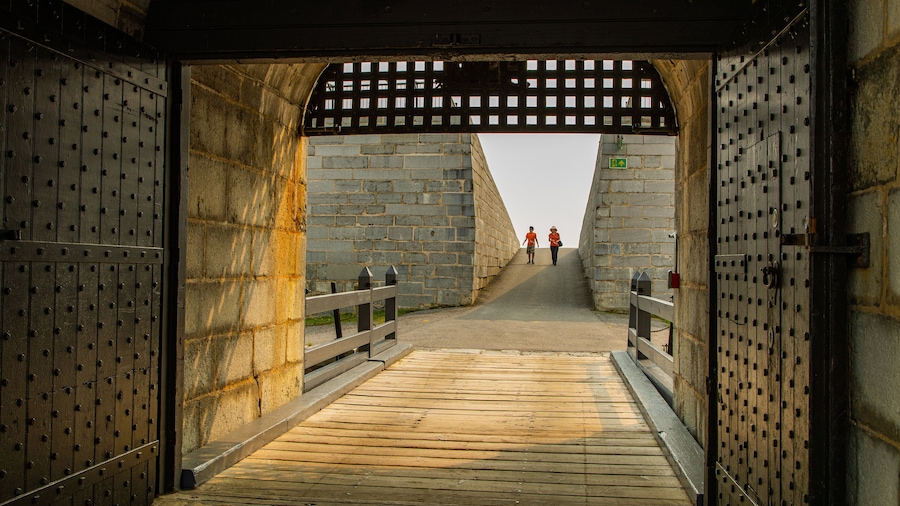 Fort Henry showing heritage elements and interior views as well as a couple