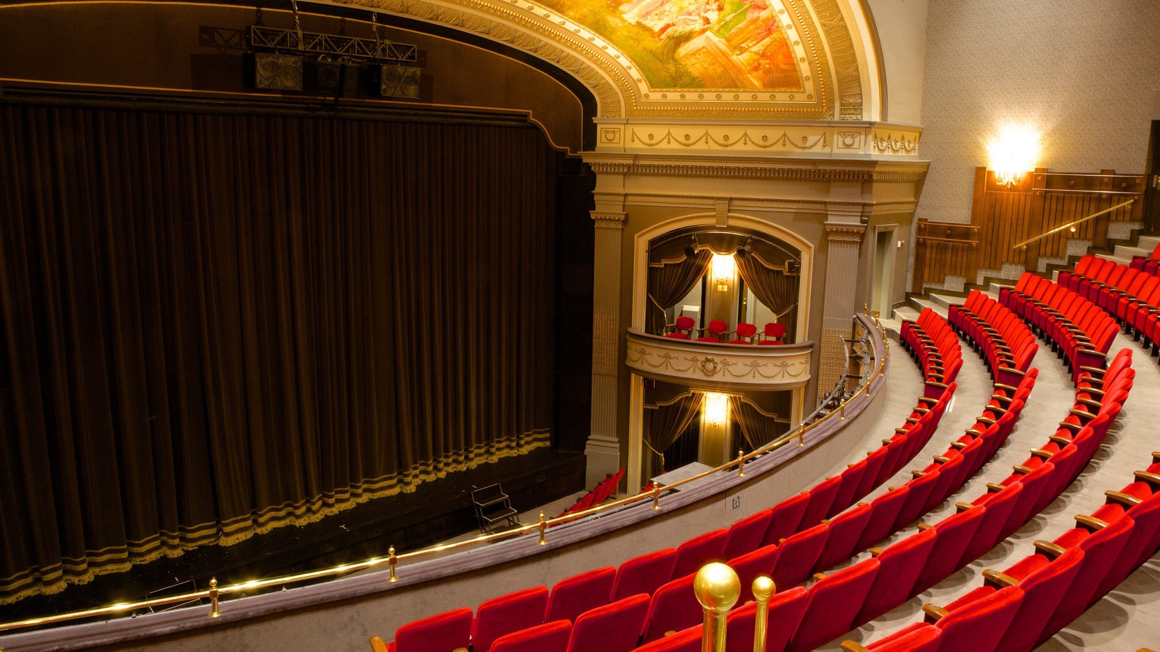 Grand Theatre featuring theatre scenes and interior views