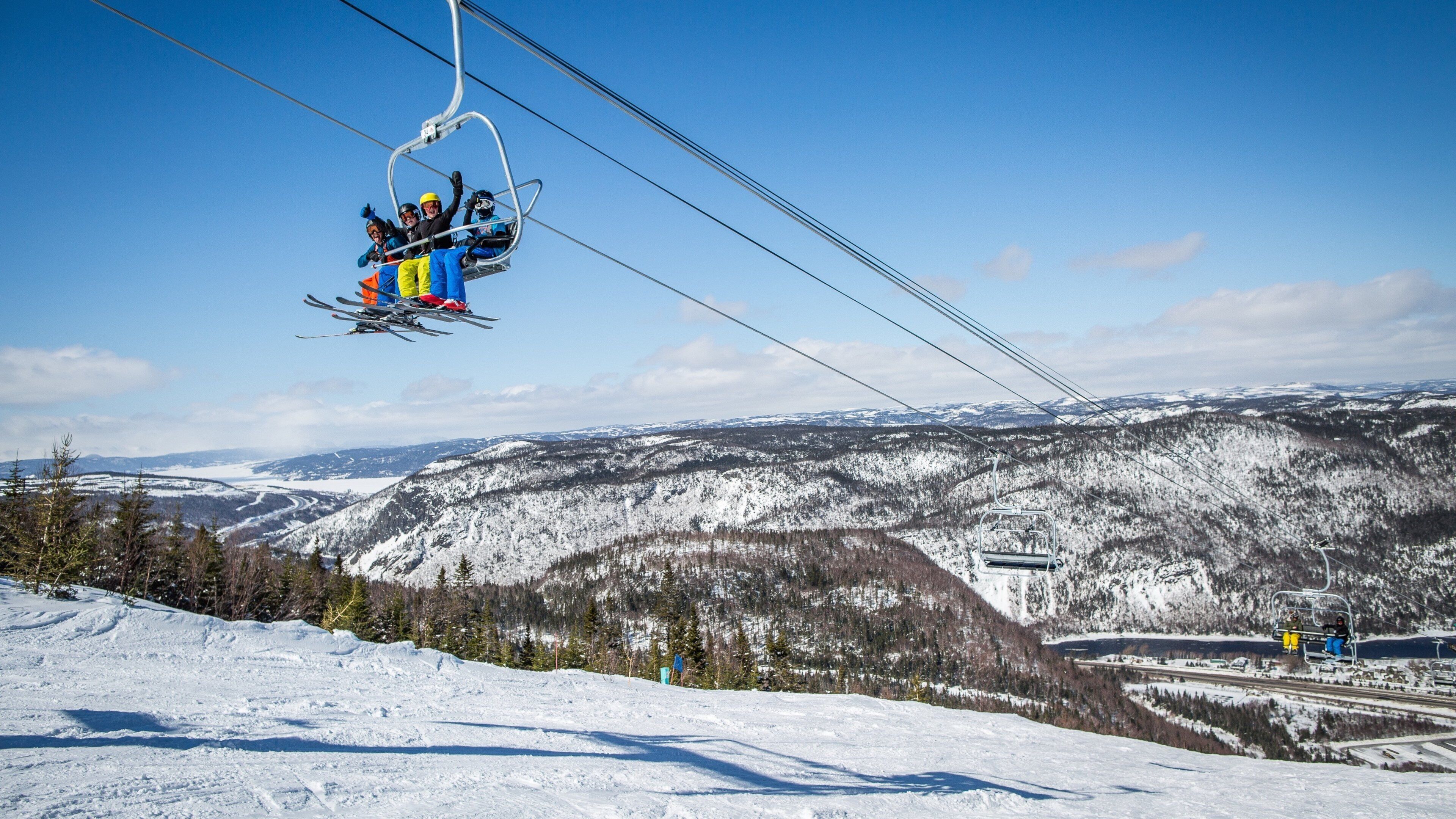Marble Mountain featuring snow skiing, a gondola and mountains