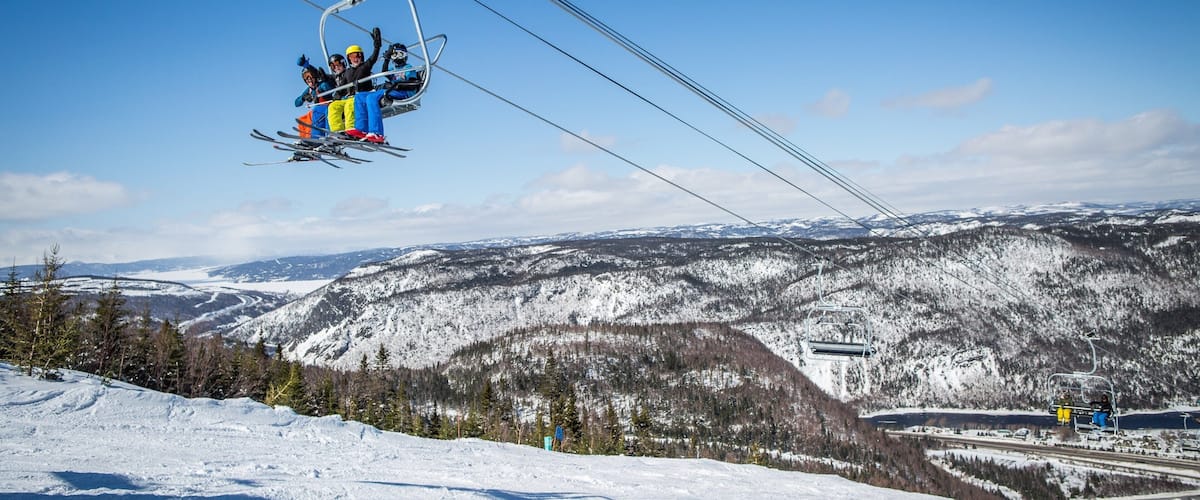 Marble Mountain mettant en vedette gondole, montagnes et neige