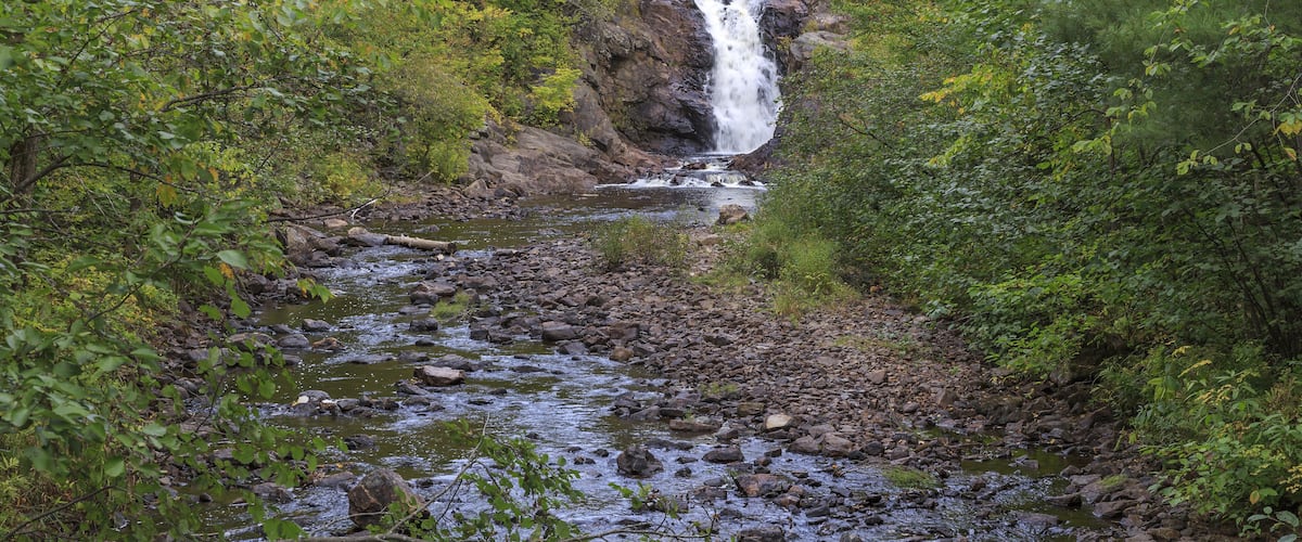 Wasserfall am Fluss Petite rivière Bostonnais, La Tuque, Mauricie, Provinz Québec, Kanada