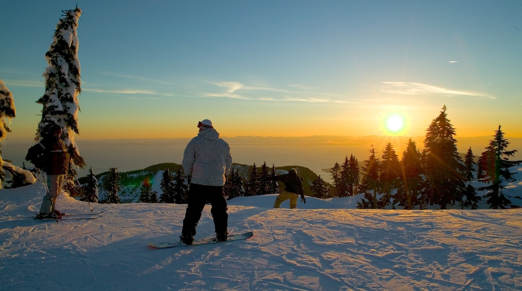 Cypress Mountain showing a sunset, snowboarding and snow