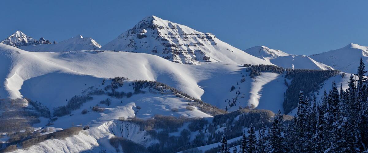 Crested Butte Mountain Resort which includes snow and mountains