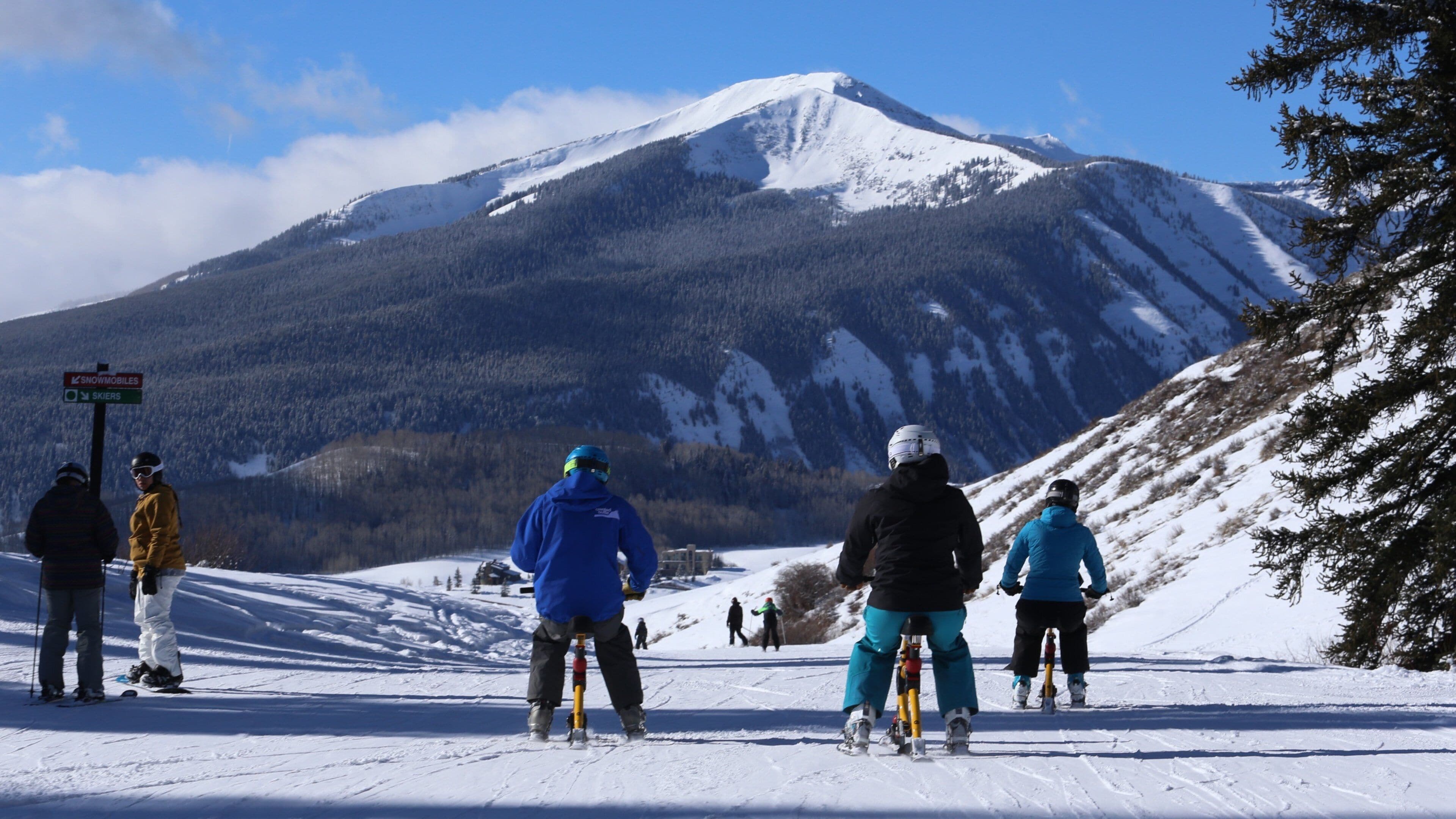 Crested Butte Mountain Resort que incluye nieve, esquiar en la nieve y montañas