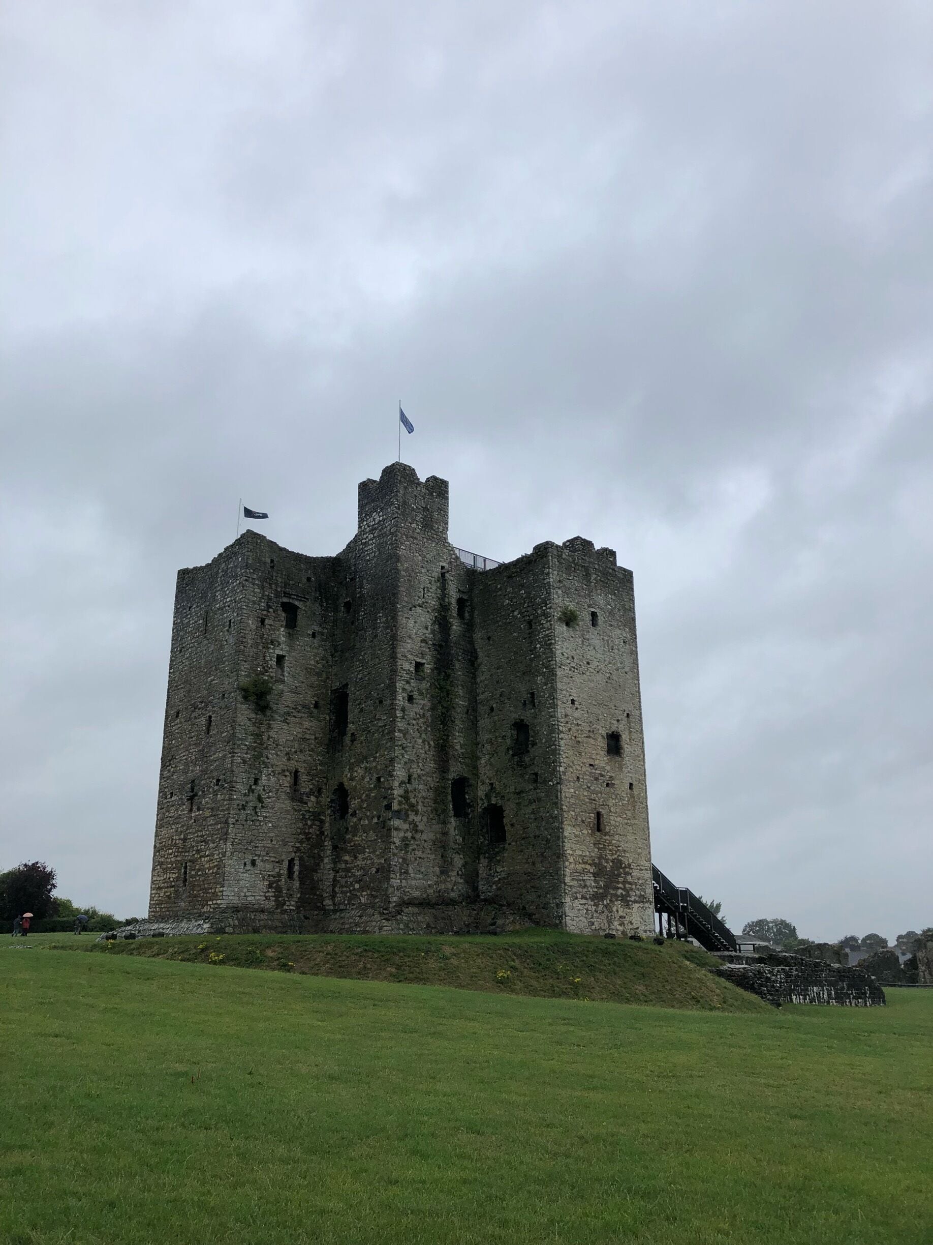 You can’t come to Ireland and not take the time to tour a castle. Trim Castle is small, with a lovely and affordable guided tour. There is also a walk along the river that one can take on a nice day, and it’s near little shops where you can get some hot tea or trinkets. #Ireland #castles 
