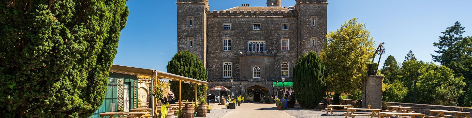 Slane Castle featuring heritage architecture