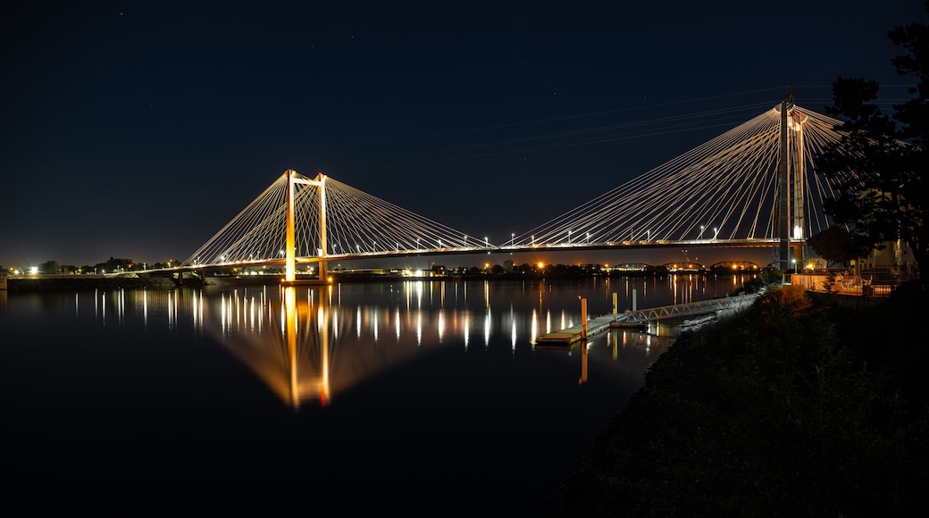 Ed Hendler Bridge in Kennewick crossing the Columbia River, WA