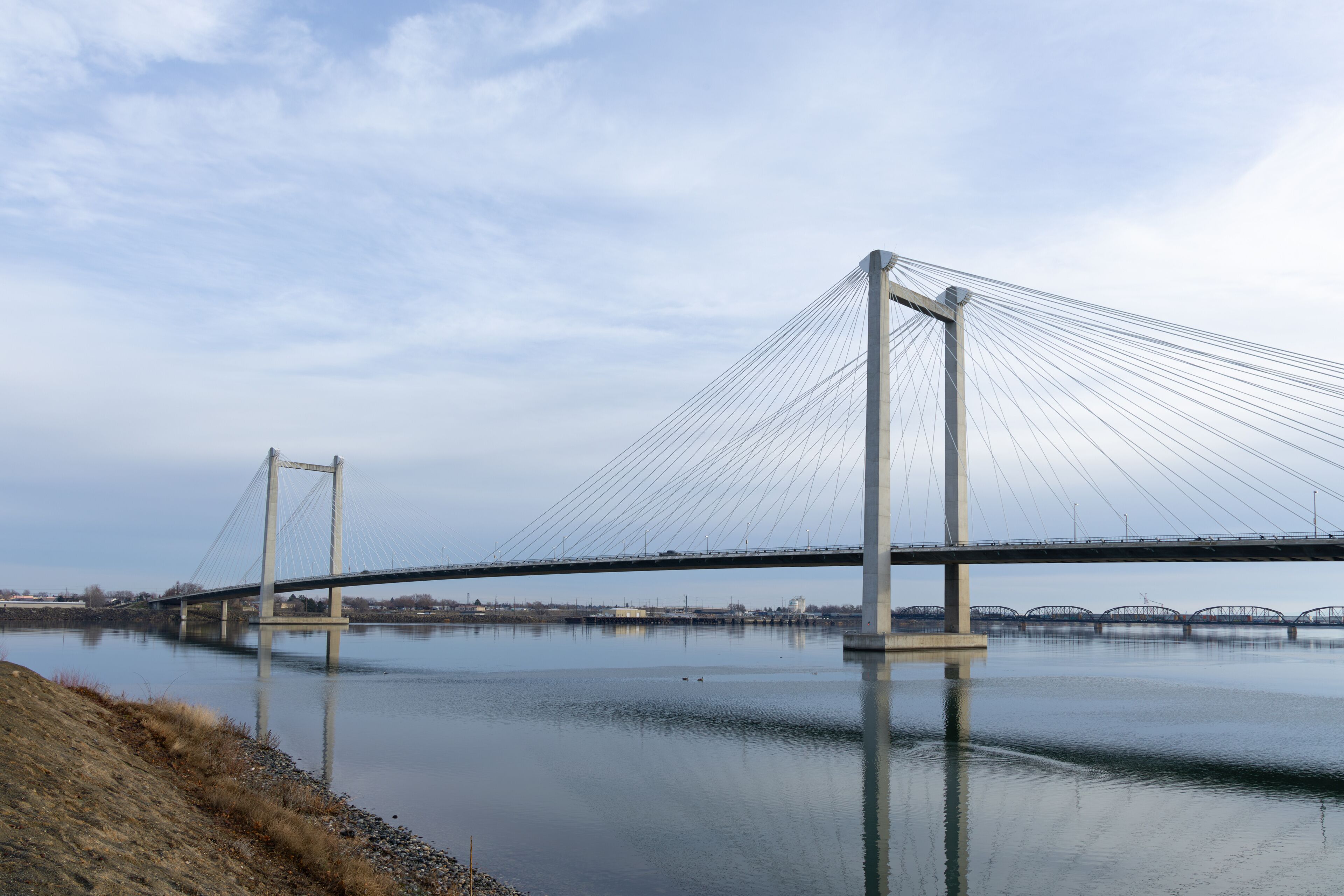 KENNEWICK, WASHINGTON, USA - Jan 9th 2026: The Cable Bridge spans the Columbia River between the cities of Kennewick and Pasco.