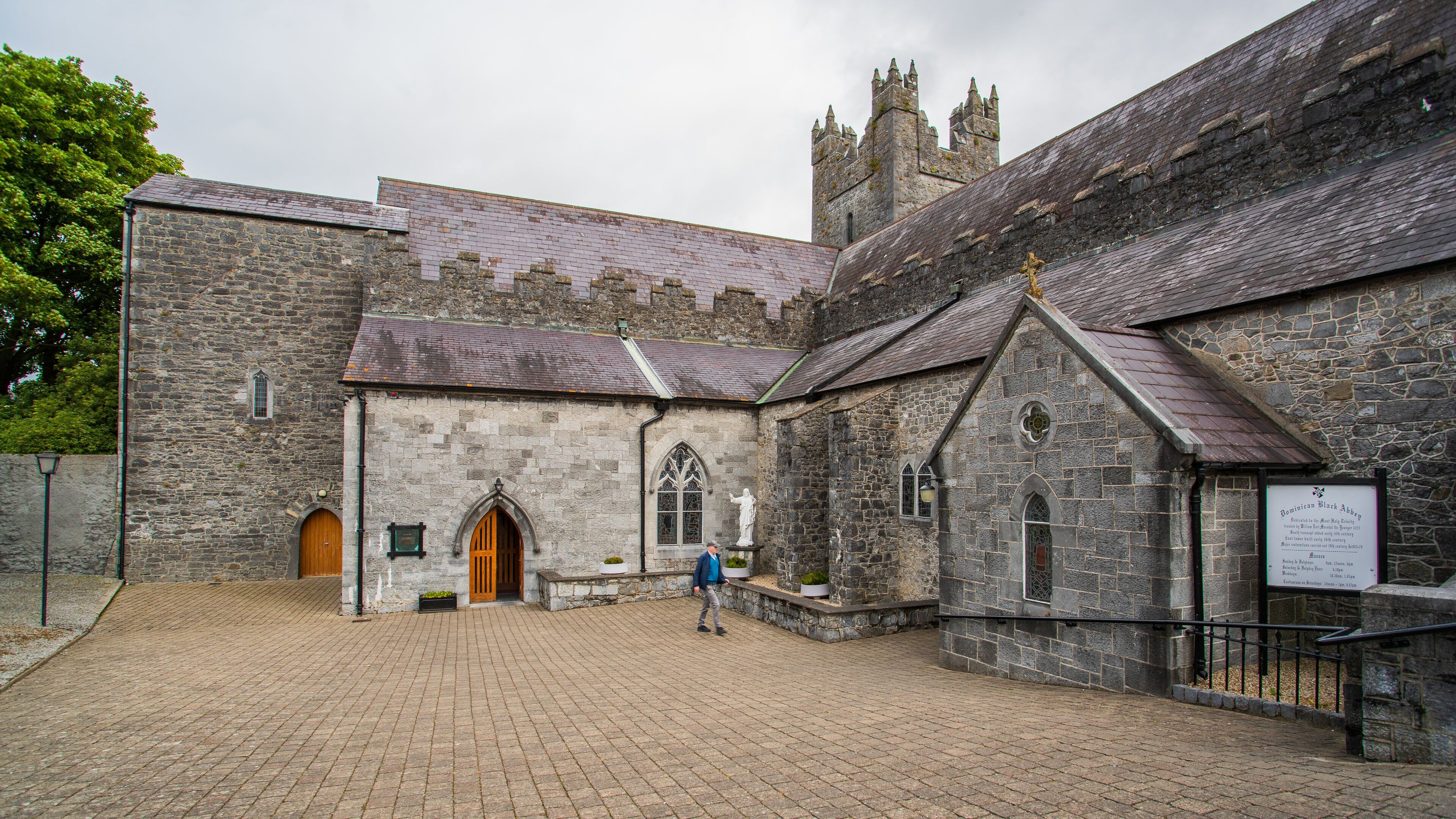 Black Abbey showing heritage architecture