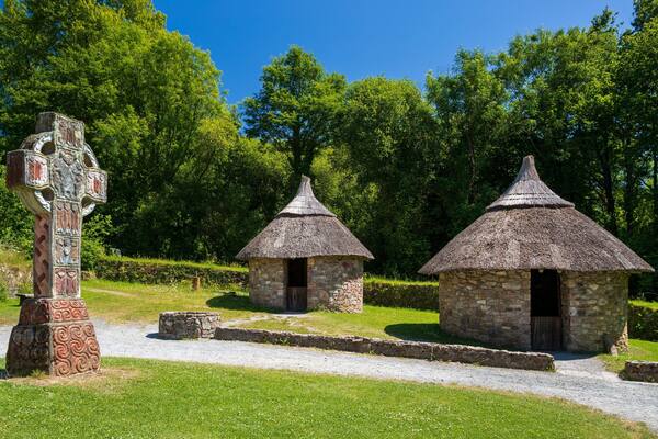Irish National Heritage Park showing a small town or village and heritage elements