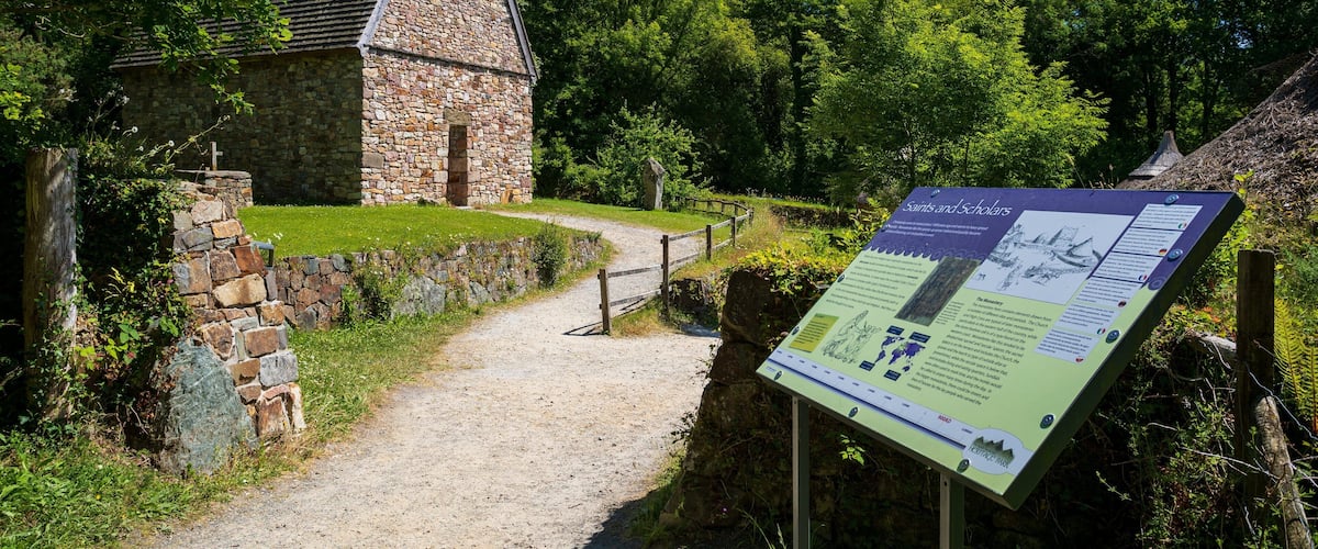 Irish National Heritage Park showing a small town or village and heritage elements
