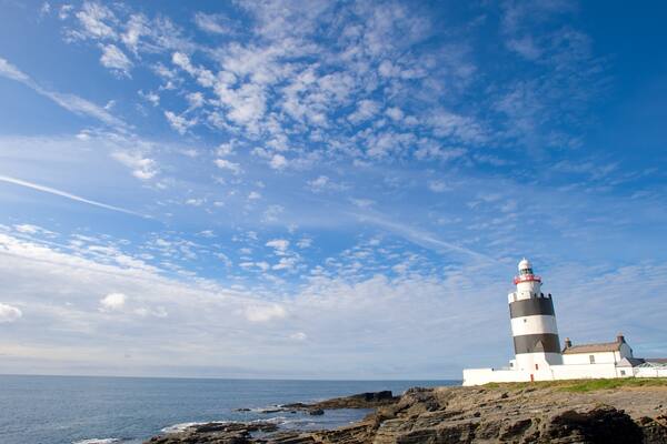 New Ross mettant en vedette patrimoine architectural, cĂŽte rocheuse et panoramas