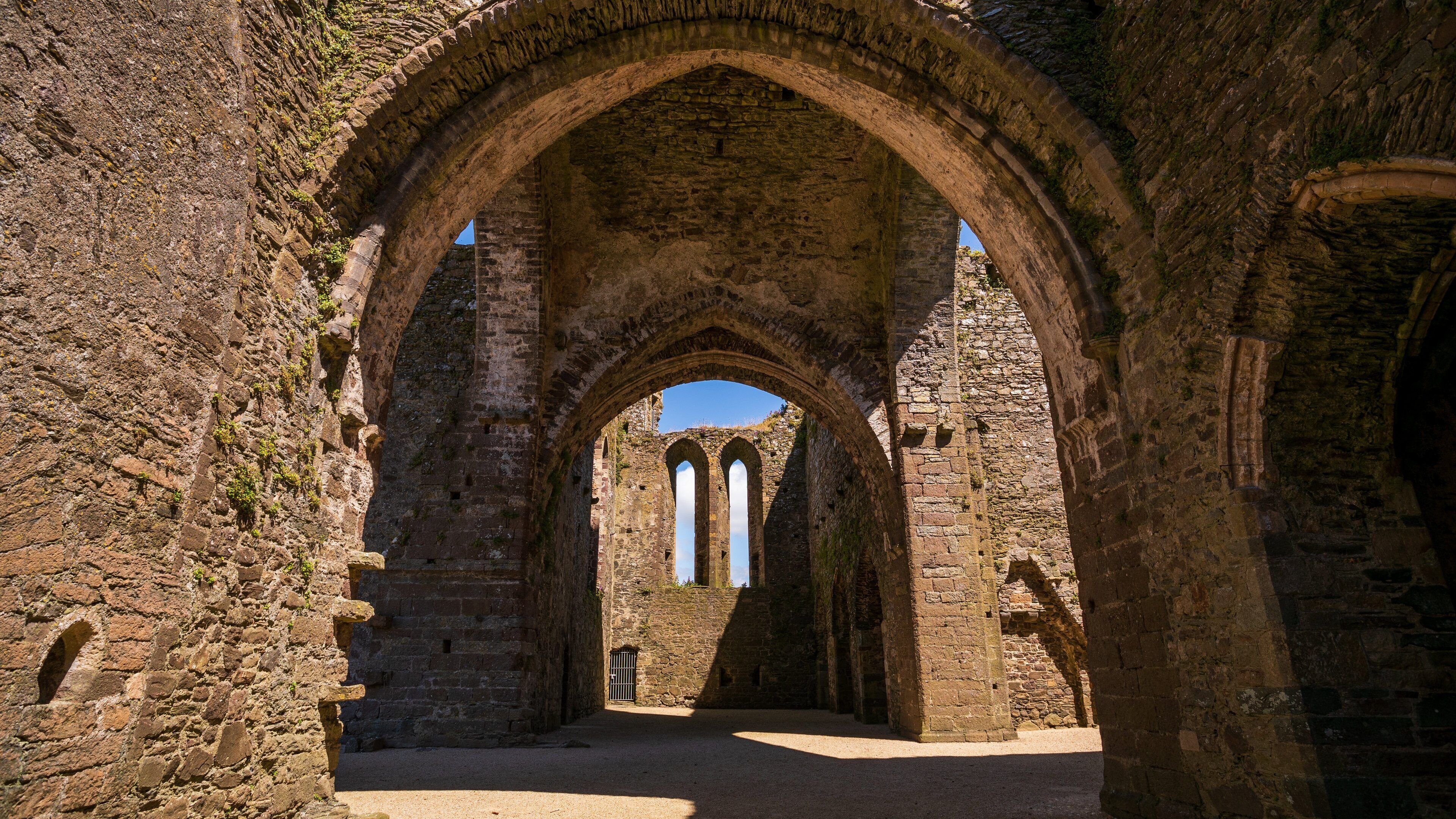Dunbrody Abbey featuring heritage elements and building ruins