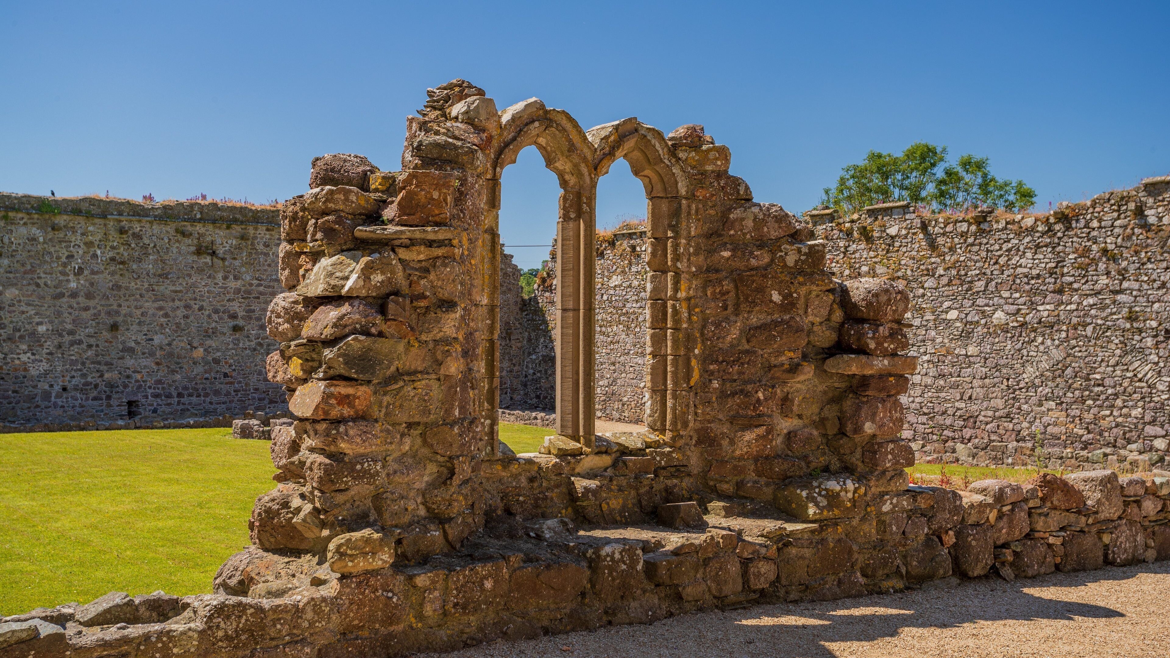 Dunbrody Abbey featuring heritage elements and building ruins