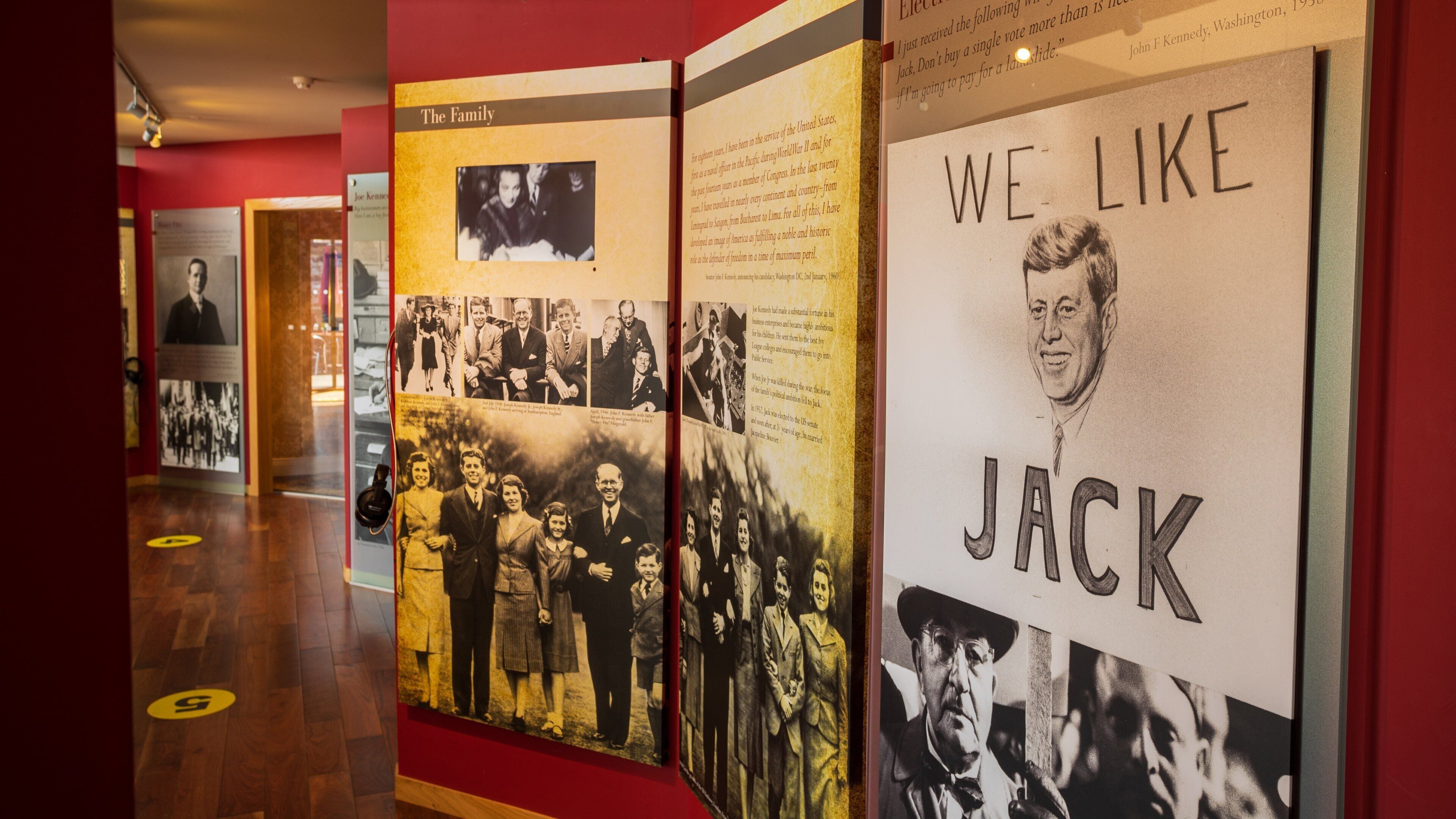 Kennedy Homestead showing signage and interior views